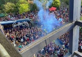 El autobús del Levante, a su llegada al estadio.