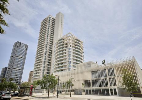 Imagen secundaria 1 - El nuevo techo de Valencia abre sus puertas