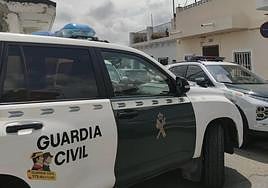 Guardia Civil en una actuación en Carlet.