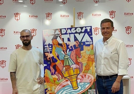 Presentación del cartel con el autor y el alcalde de Xàtiva.