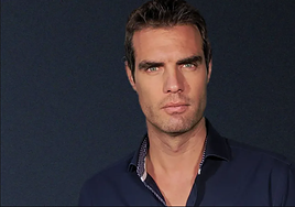 Así es David Alemán, el presentador de 'Código 10' en Cuatro