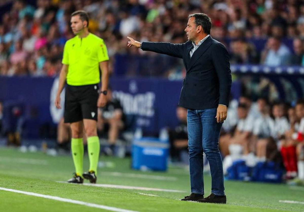 Javi Calleja, entrenador del Levante.