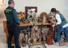Exposición de esculturas y otros objetos religiosos recuperados por la Guardia Civil de Cullera.