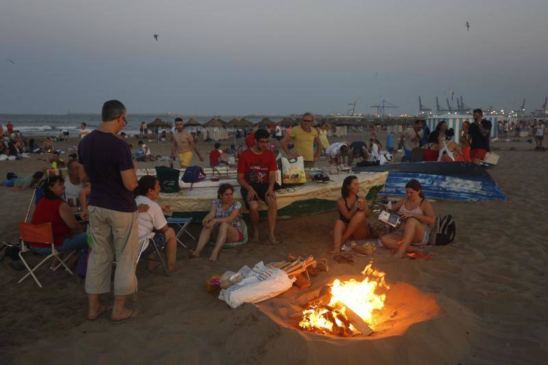 La hora a la que el Ayuntamiento de Valencia obliga a abandonar las playas en la noche de San Juan