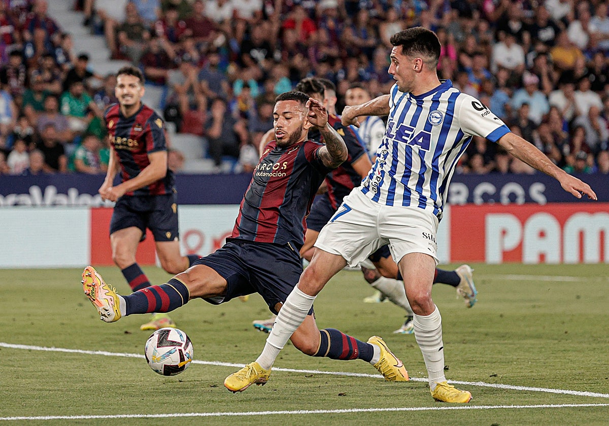 Levante UD | La defensa, en cuadro a dos semanas de la pretemporada ...