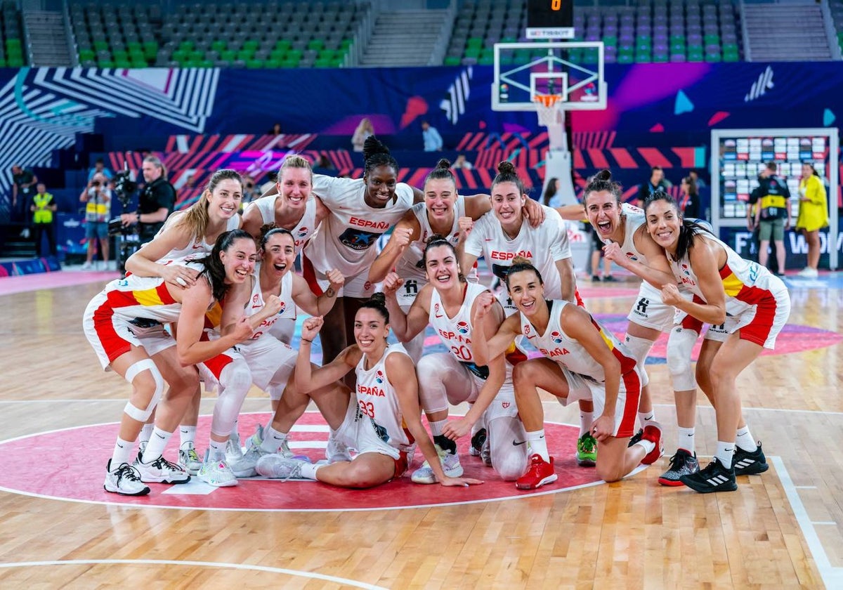 Las jugadoras de España celebran el pase a la final del Eurobasket.