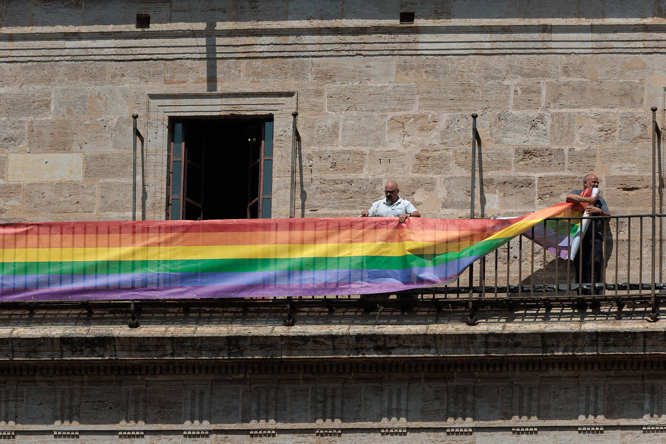 Las mejores imágenes de la marcha del Orgullo en Valencia