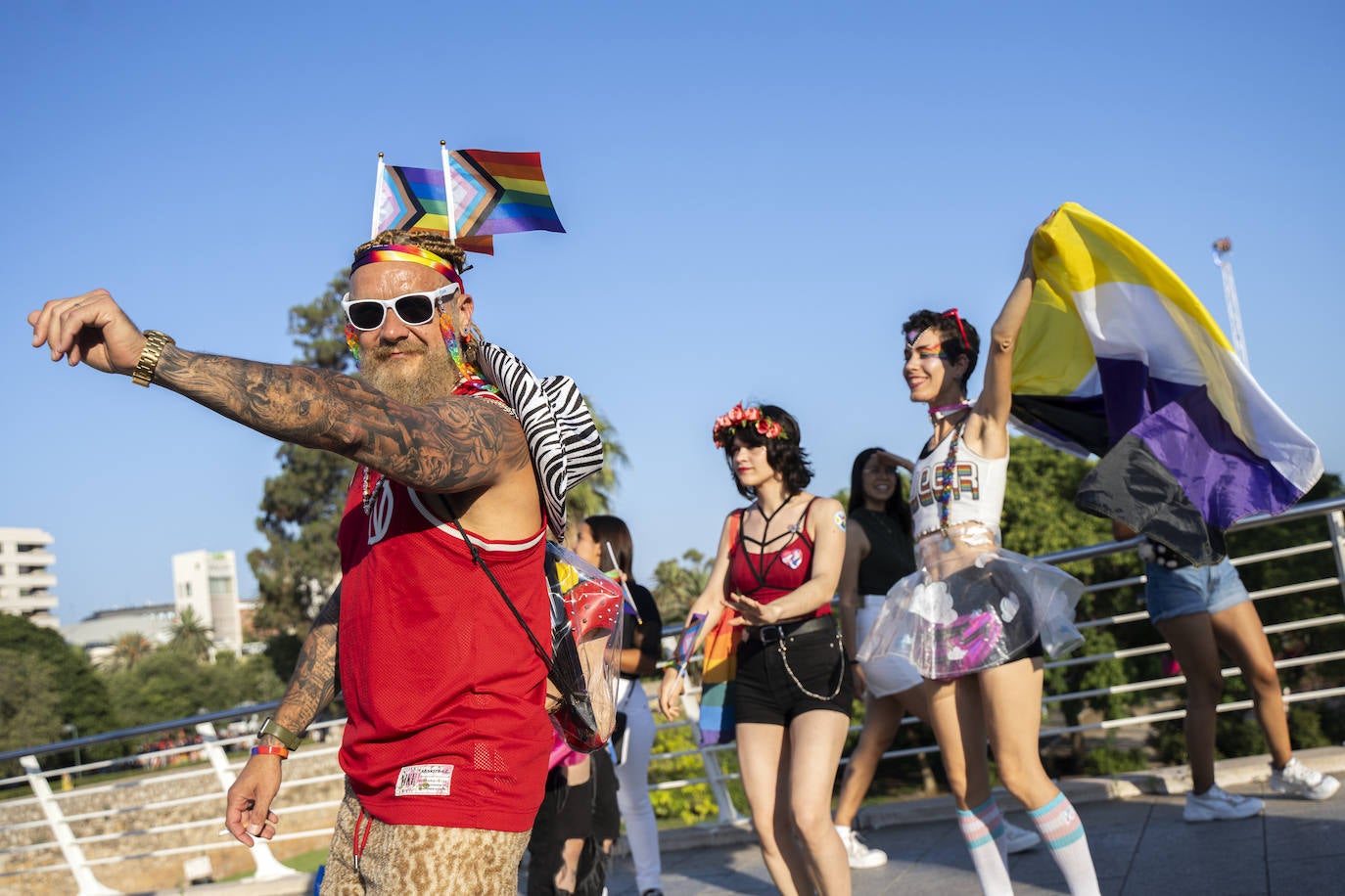 Las mejores imágenes de la marcha del Orgullo en Valencia