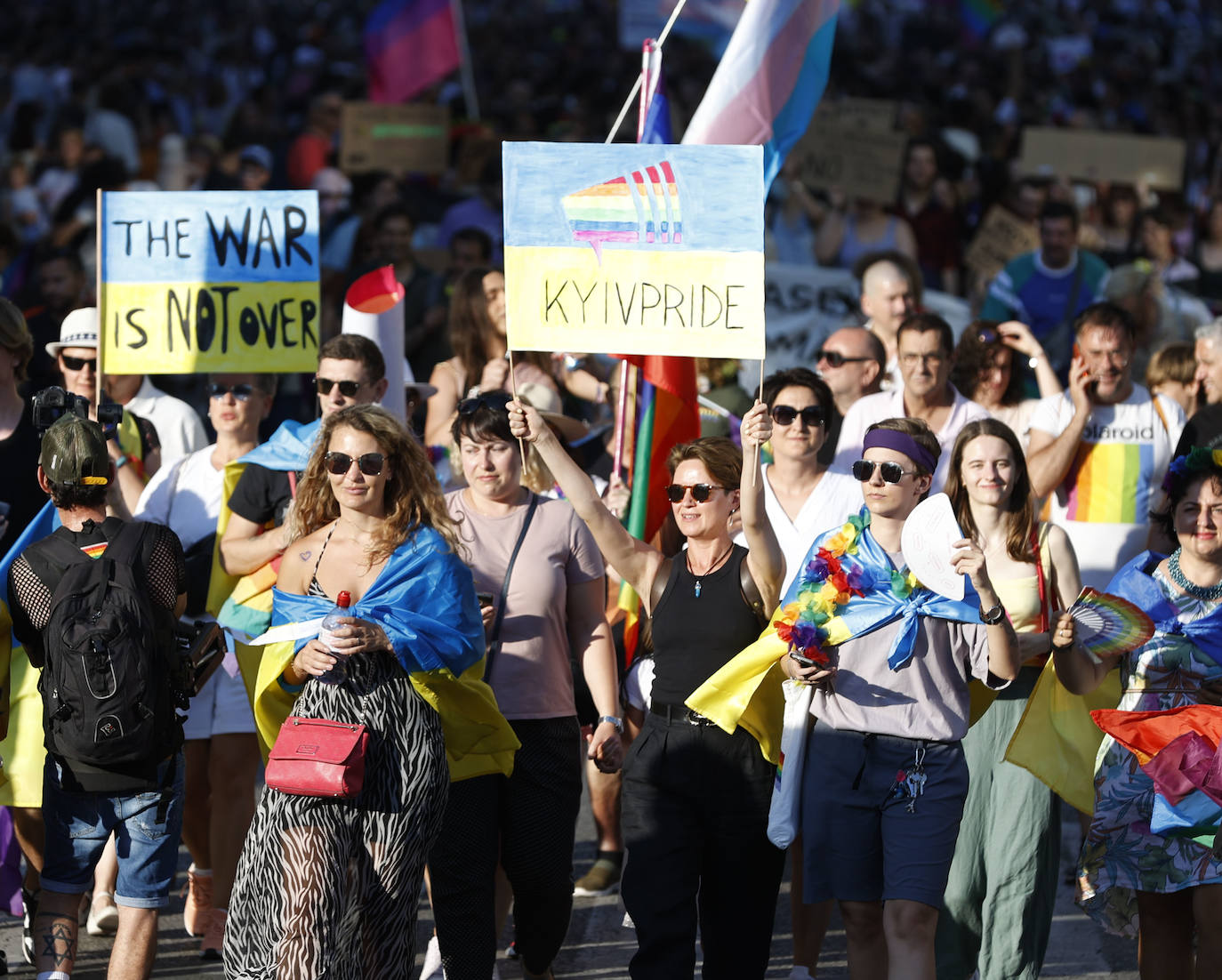 Las mejores imágenes de la marcha del Orgullo en Valencia