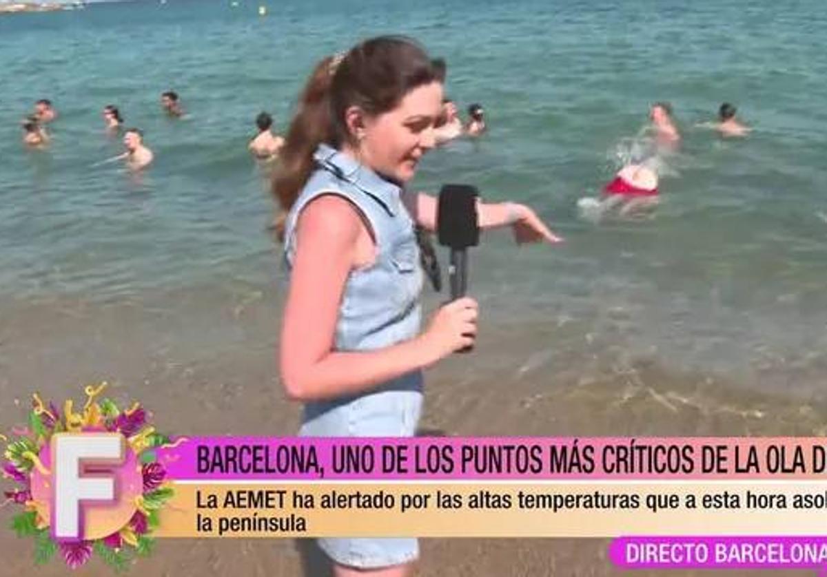 Una de las personas que se ha lanzado al mar.