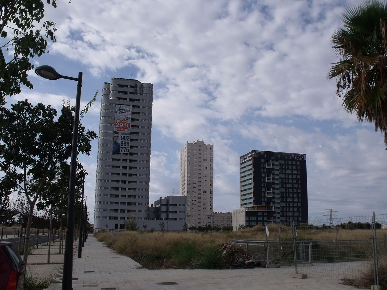 16. Edificio Coluvamar (Complejo Sociópolis). 75 metros. 21 plantas. Apartamentos construidos en 2011.