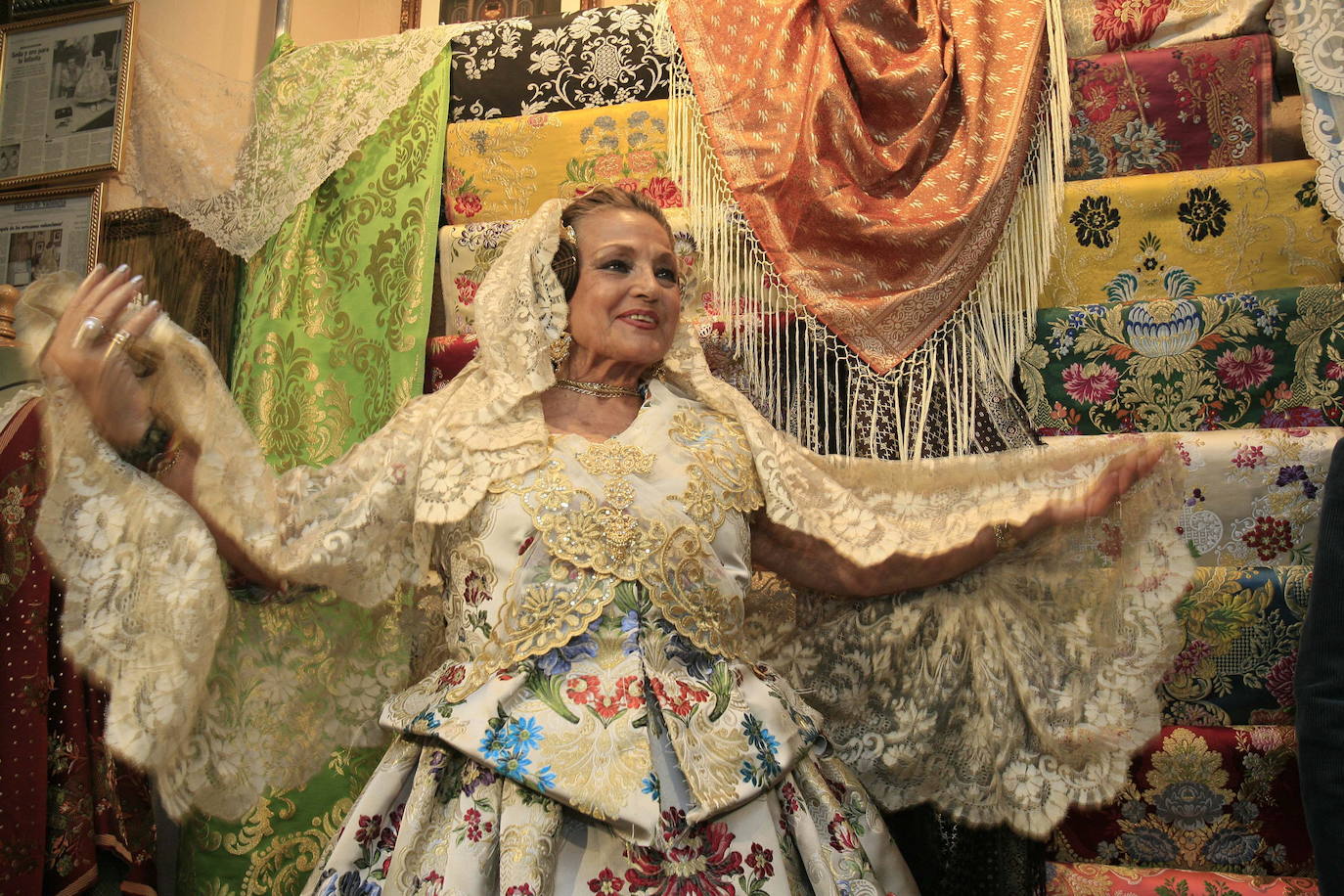 Carmen Sevilla y su historia de amor con las Fallas de Valencia