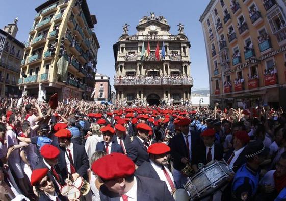 Programa de San Fermín 2023, día a día: horario de verbenas, conciertos, toros y encierros