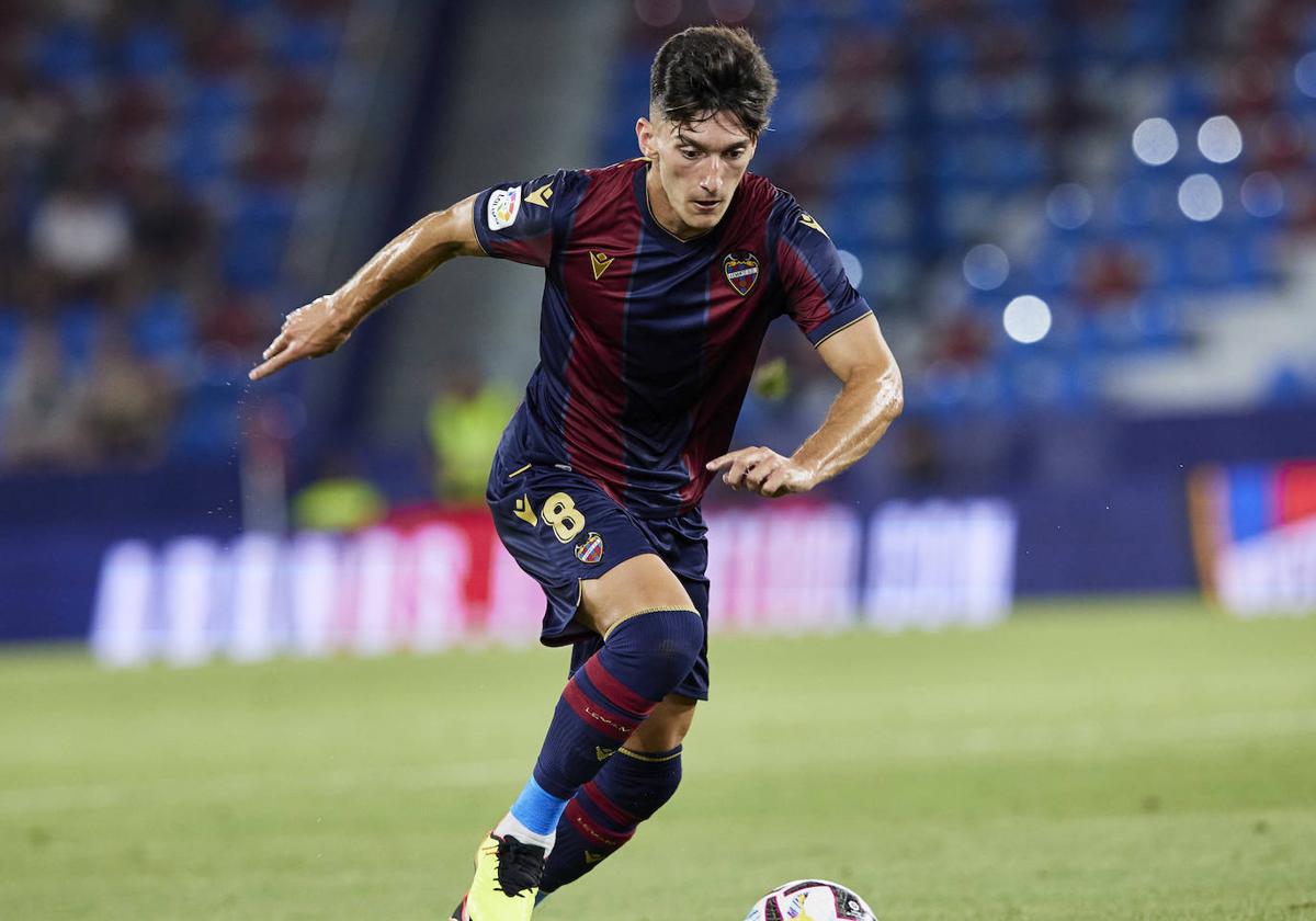 Pepelu, durante un partido con el Levante UD.