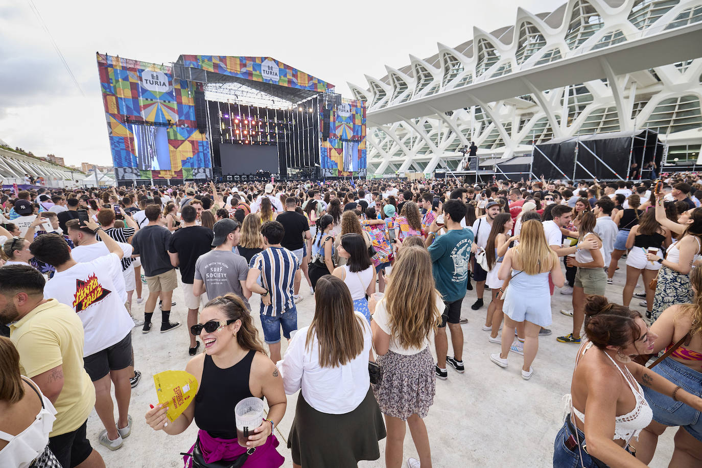 Miles de personas vibran con el Big Sound de Valencia en su primer día