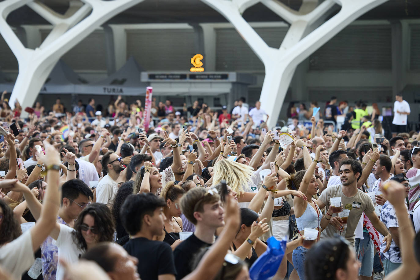 Miles de personas vibran con el Big Sound de Valencia en su primer día