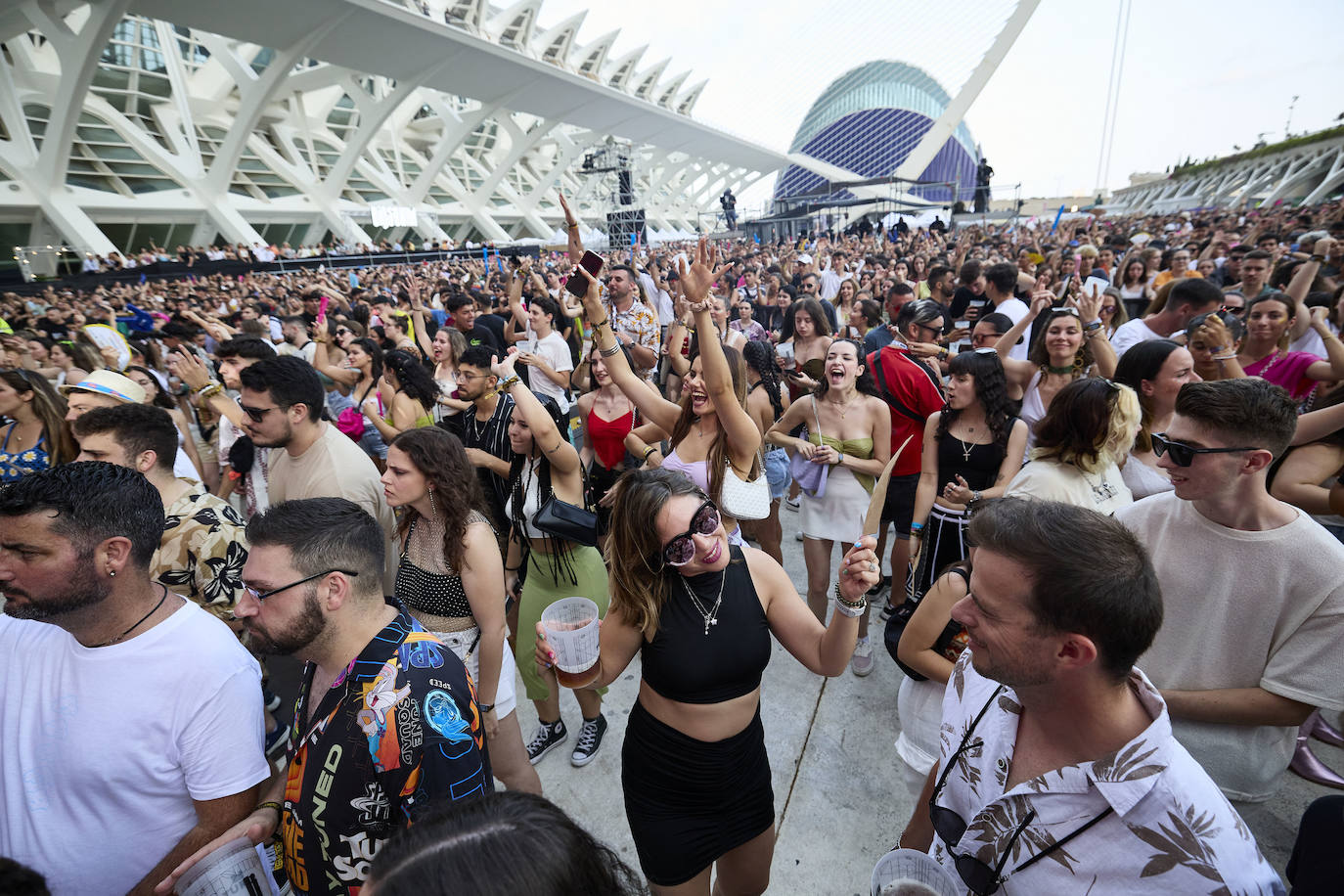 Miles de personas vibran con el Big Sound de Valencia en su primer día