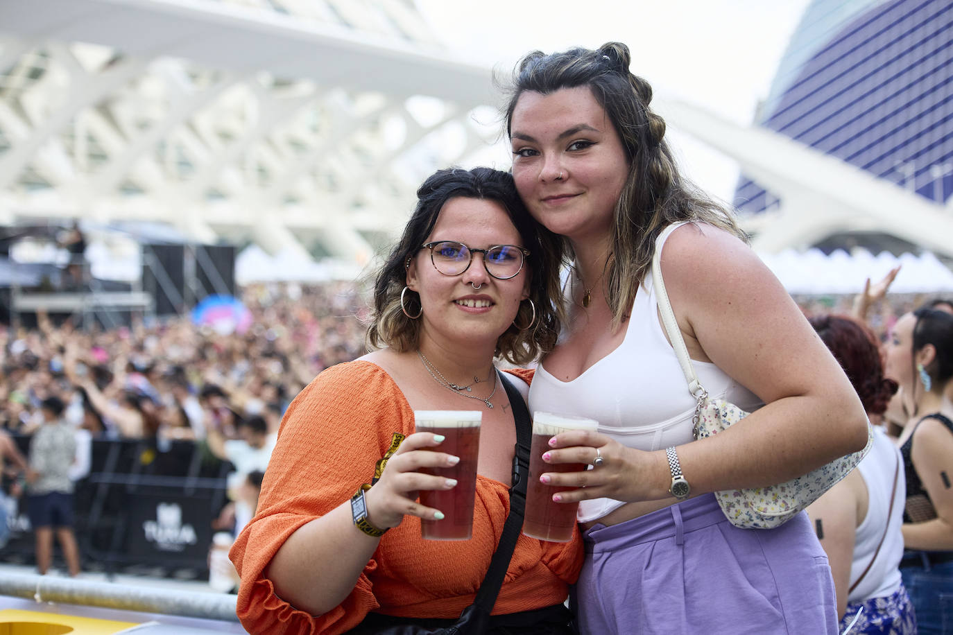 Miles de personas vibran con el Big Sound de Valencia en su primer día