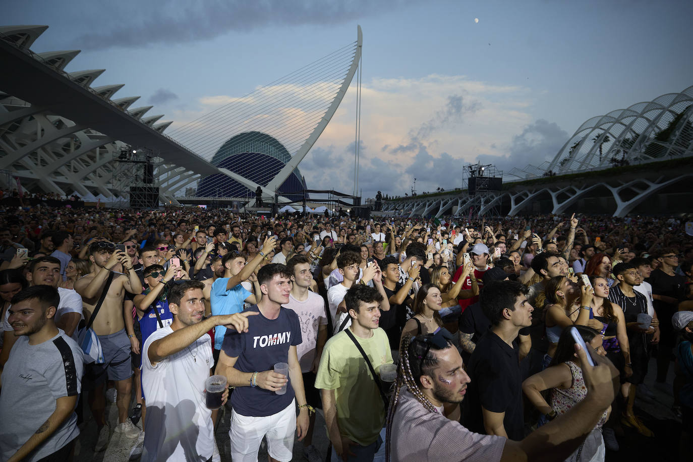 Miles de personas vibran con el Big Sound de Valencia en su primer día