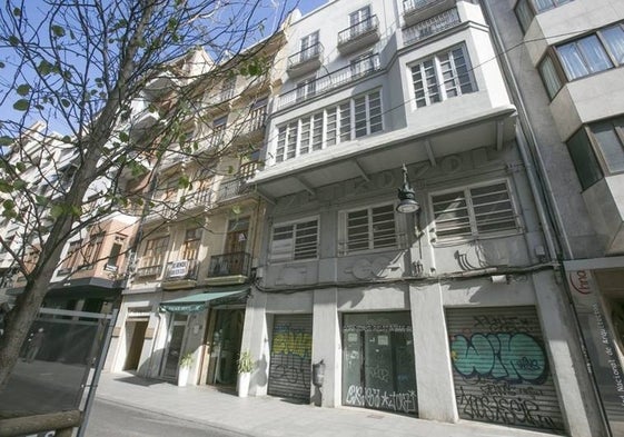 Fachada del Metropol en la calle Hernán Cortés.