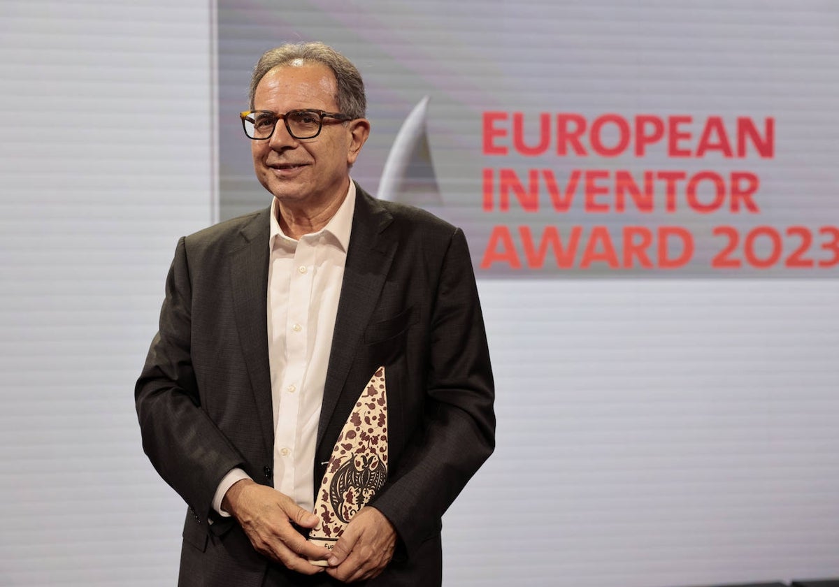 El científico valenciano Avelino Corma, al recoger el Premio al Inventor Europea a Toda la Trayectoria.