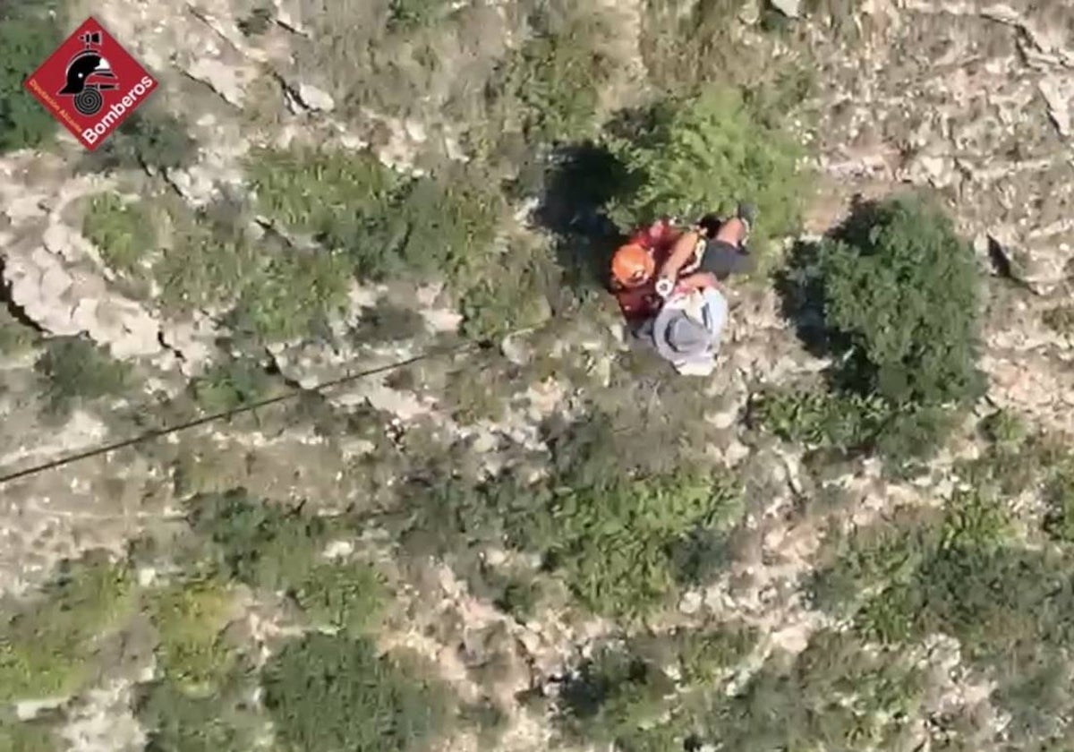 Captura de pantalla del vídeo del rescate en el Barranc de l'Infern.