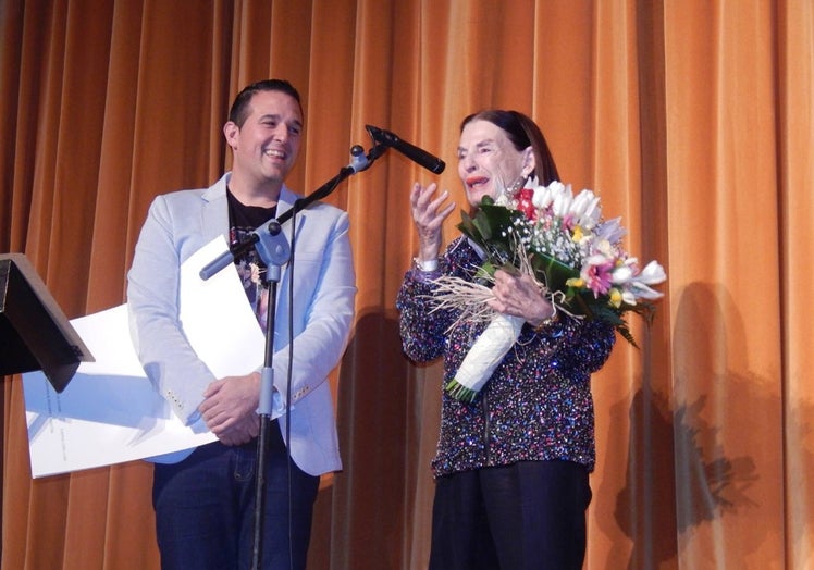 Trini Reyes, junto a Jovi Lozano-Seser, en la entrega de los Premis Ocell de 2014.