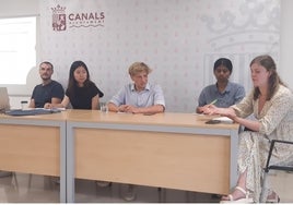 Los jóvenes participantes del estudio, durante la presentación.