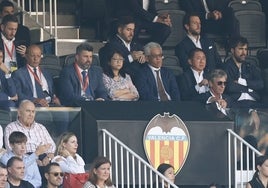 Layhoon, en el palco de Mestalla.