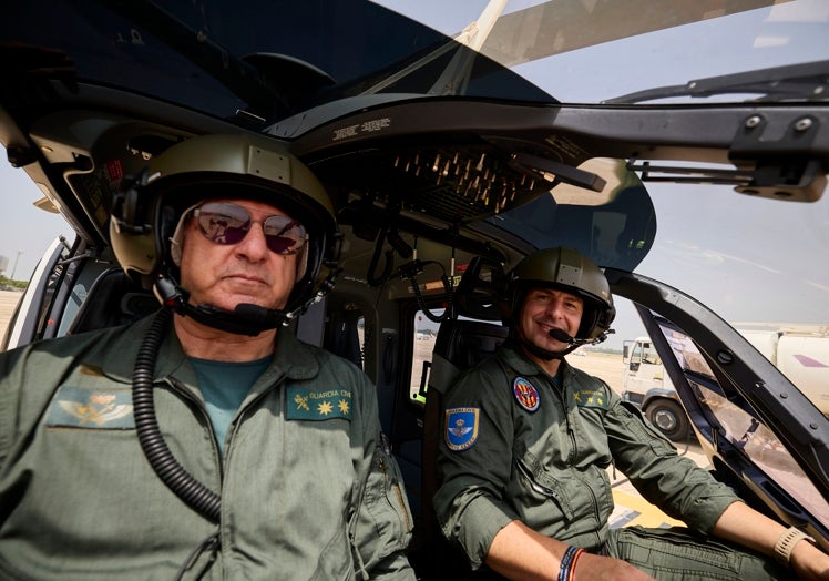 El teniente coronel Juan José González y el teniente Miguel Mariscal.