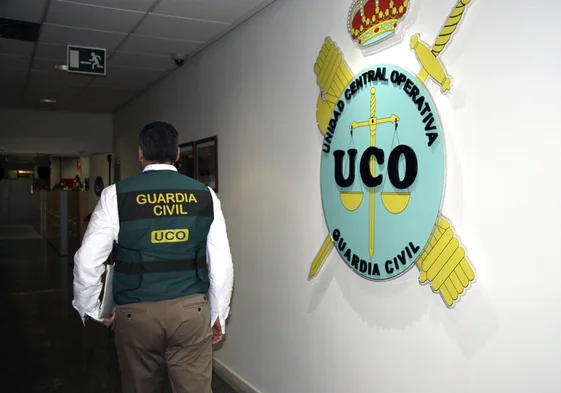 Un agente de la Unidad Central Operativa (UCO) de la Guardia Civil.