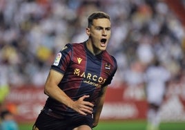 Jorge de Frutos celebrando un gol con el Levante en el play-off de ascenso contra el Albacete.