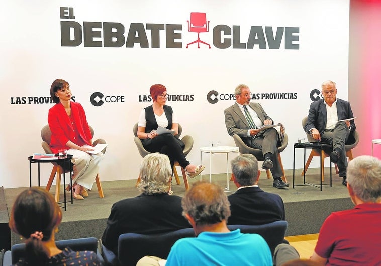 Diana Morant, Àgueda Micó, Carlos Flores y Esteban González Pons, durante el debate.