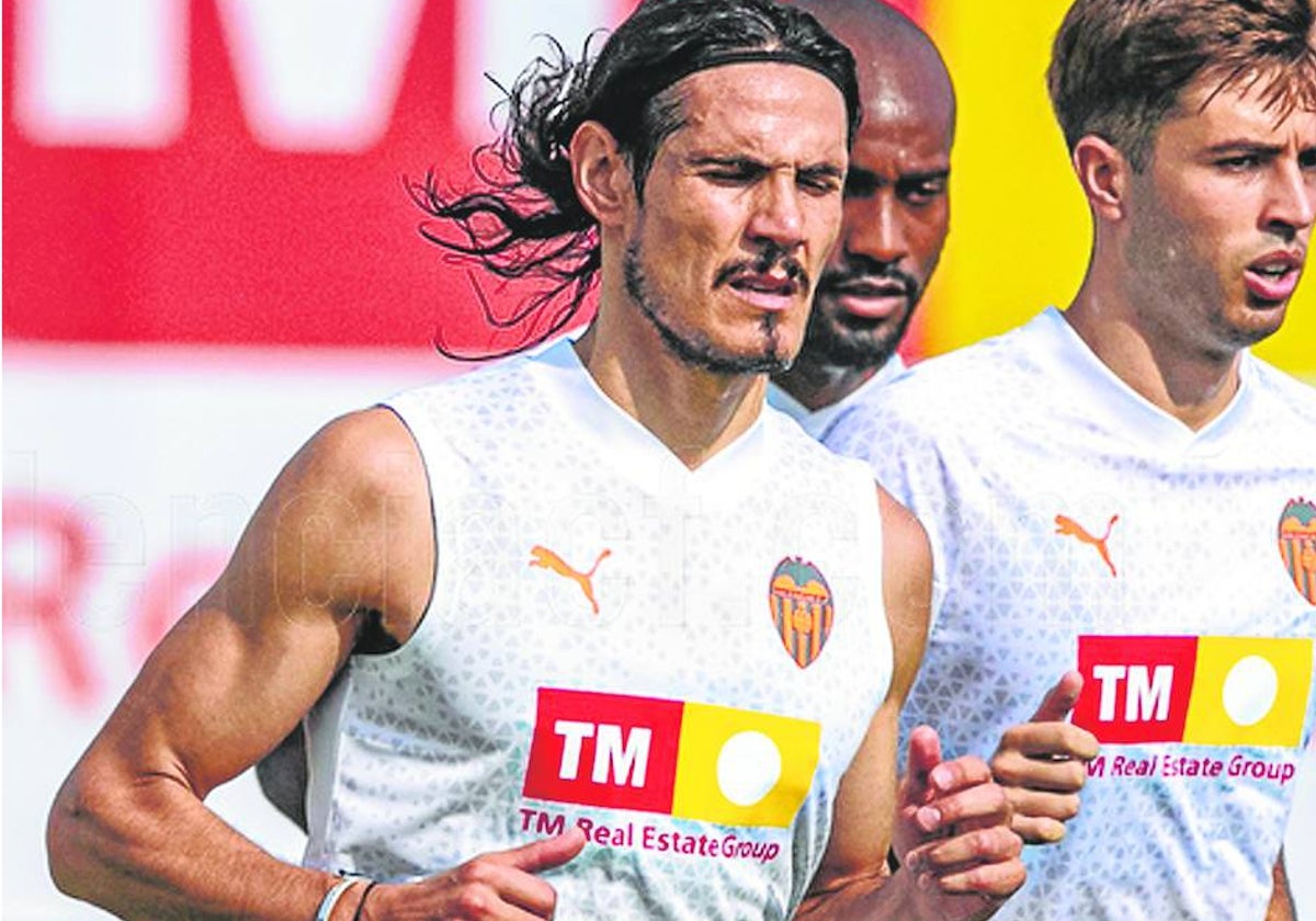 Cavani y Alberto Marí, en un entrenamiento