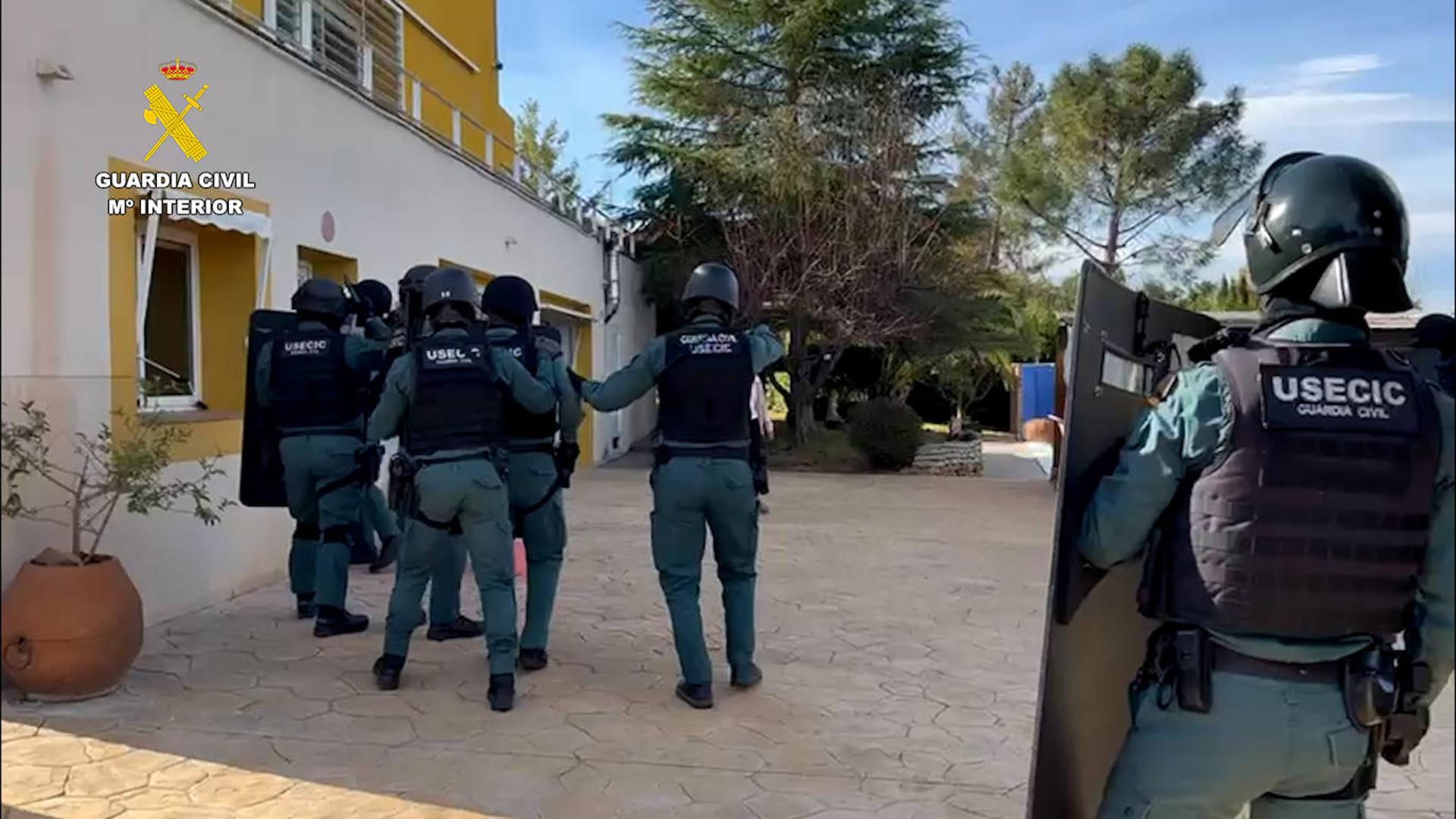 Sexo y drogas en una secta en Castellón | La Guardia Civil desarticula una  secta destructiva en Castellón | Las Provincias