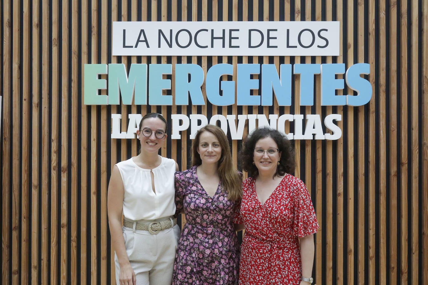 Andrea Sempere e Inés Herrero, de AVE, con Isabel Domingo, de LAS PROVINCIAS.