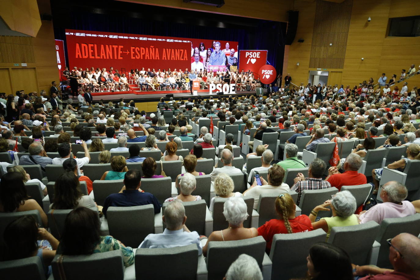 Así ha sido el mitin de Pedro Sánchez en Valencia con motivo de la campaña electoral