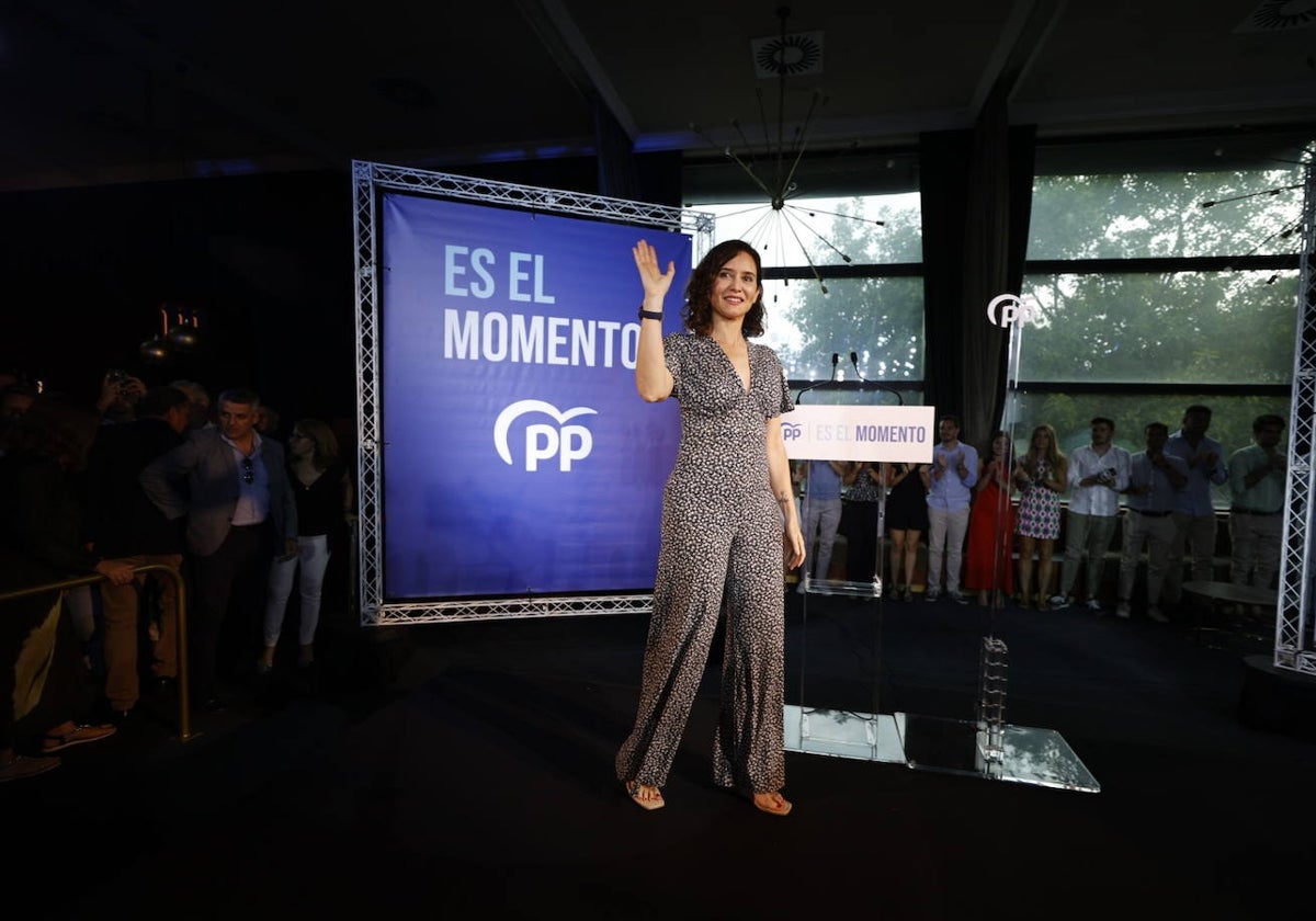 Isabel Díaz Ayuso, en el acto de campaña en el Palau Alameda de Valencia.