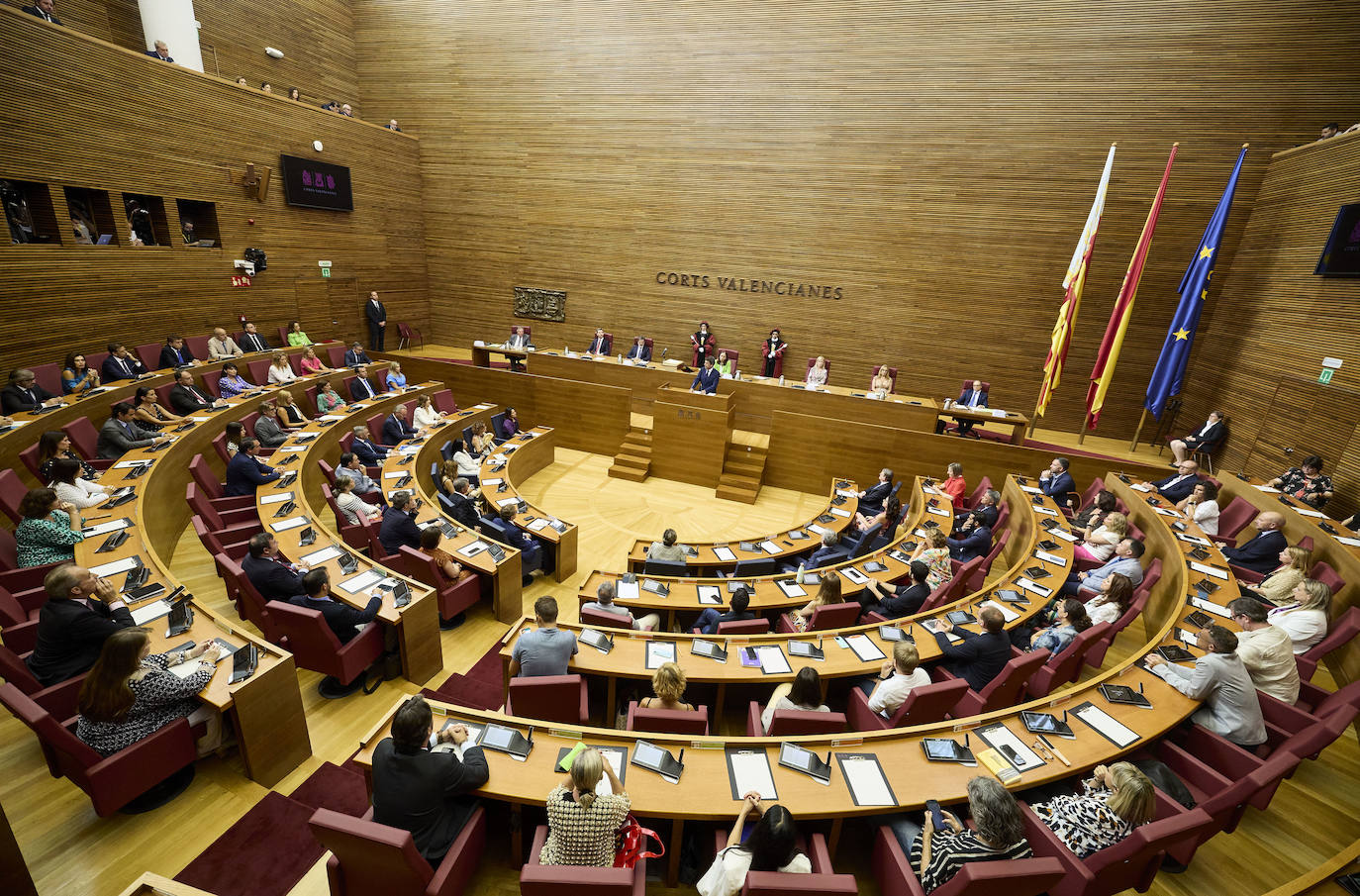 Así ha sido la toma de posesión de Carlos Mazón como presidente de la Generalitat