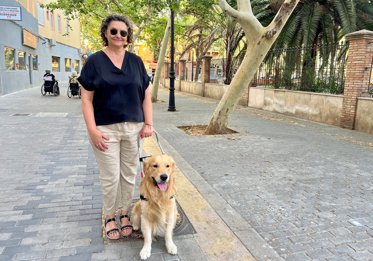 Tere y su perro Dylan.