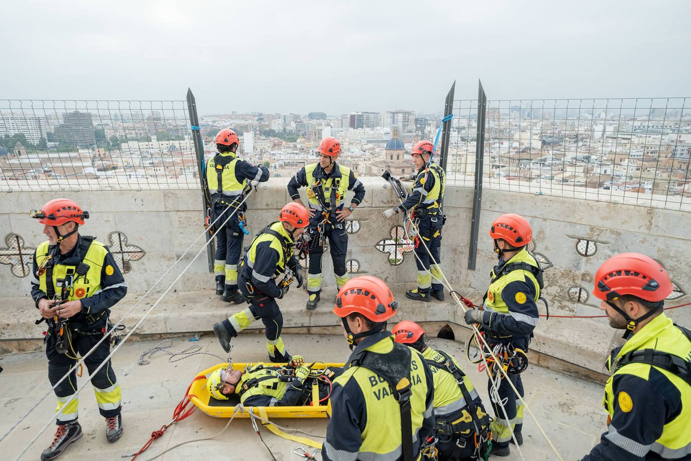 Un simulacro de evacuación sorprende en pleno Micalet