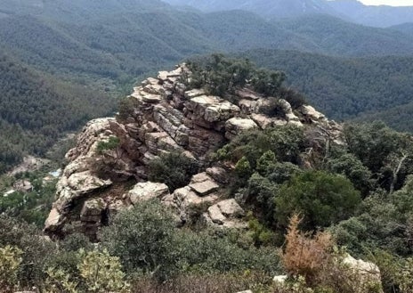 Imagen secundaria 1 - Vistas de la propuesta en la Sierra de Espadán.