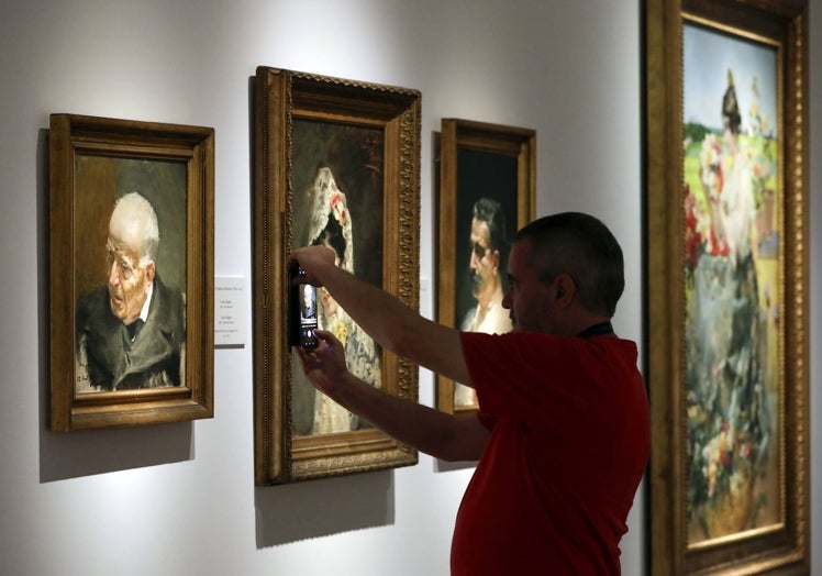 Imagen principal - La sala Sorolla está instalada en la tercera planta del edificio Pérez Castiel del Bellas Artes. 