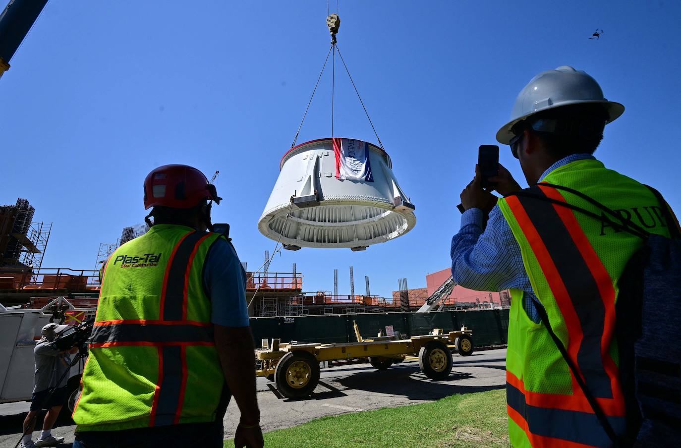 Endeavour, el transbordador espacial de la NASA, se prepara para conquistar el espacio