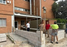 Construcción de la nueva aula.