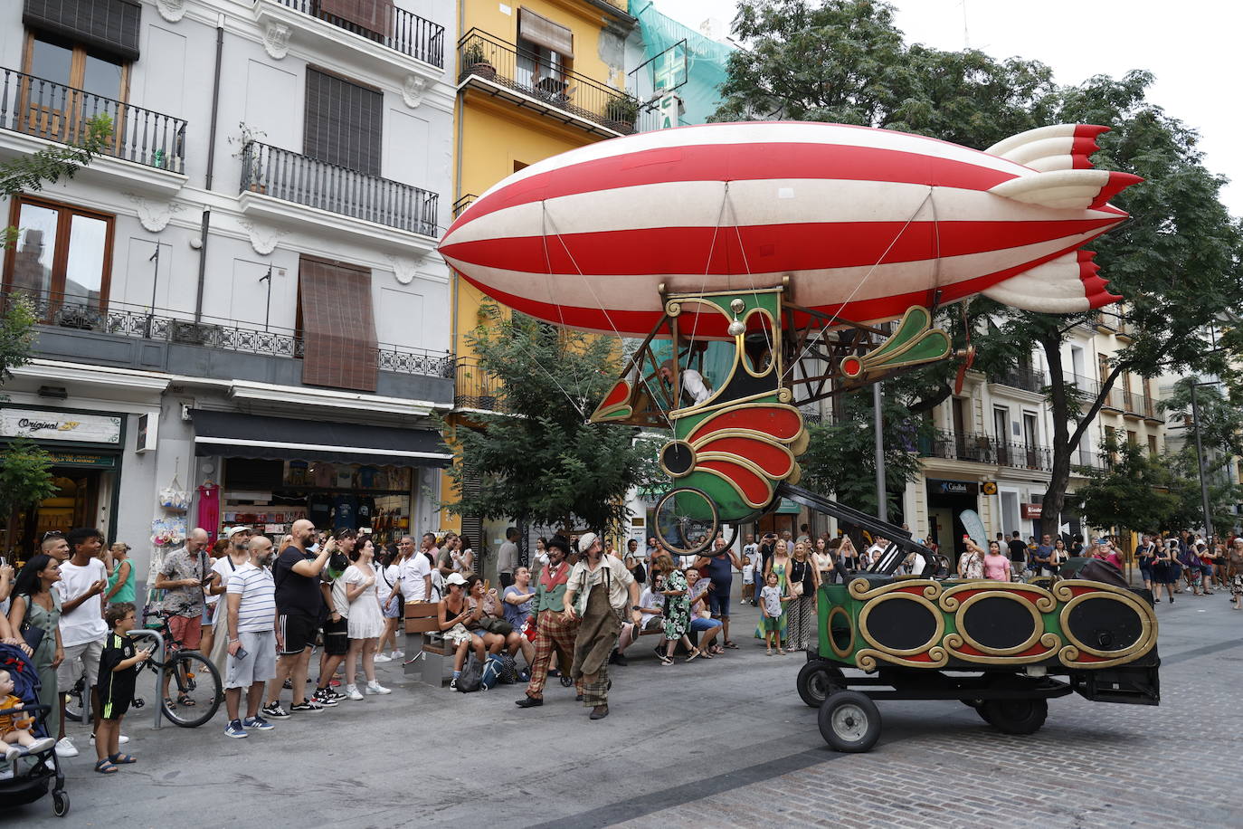 La Feria de Julio llena Valencia de fiesta con la Gran Nit de Juliol