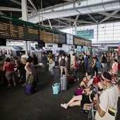 Las primeras soluciones de Renfe a los viajeros atrapados tras la cancelación de la circulación de trenes entre Valencia y Madrid