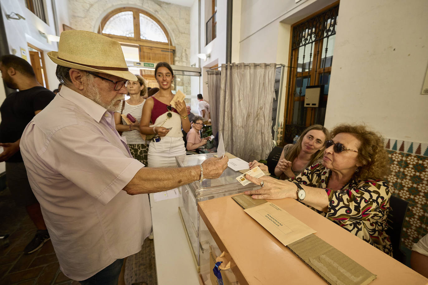 Las mejores imágenes de la jornada electoral en Valencia