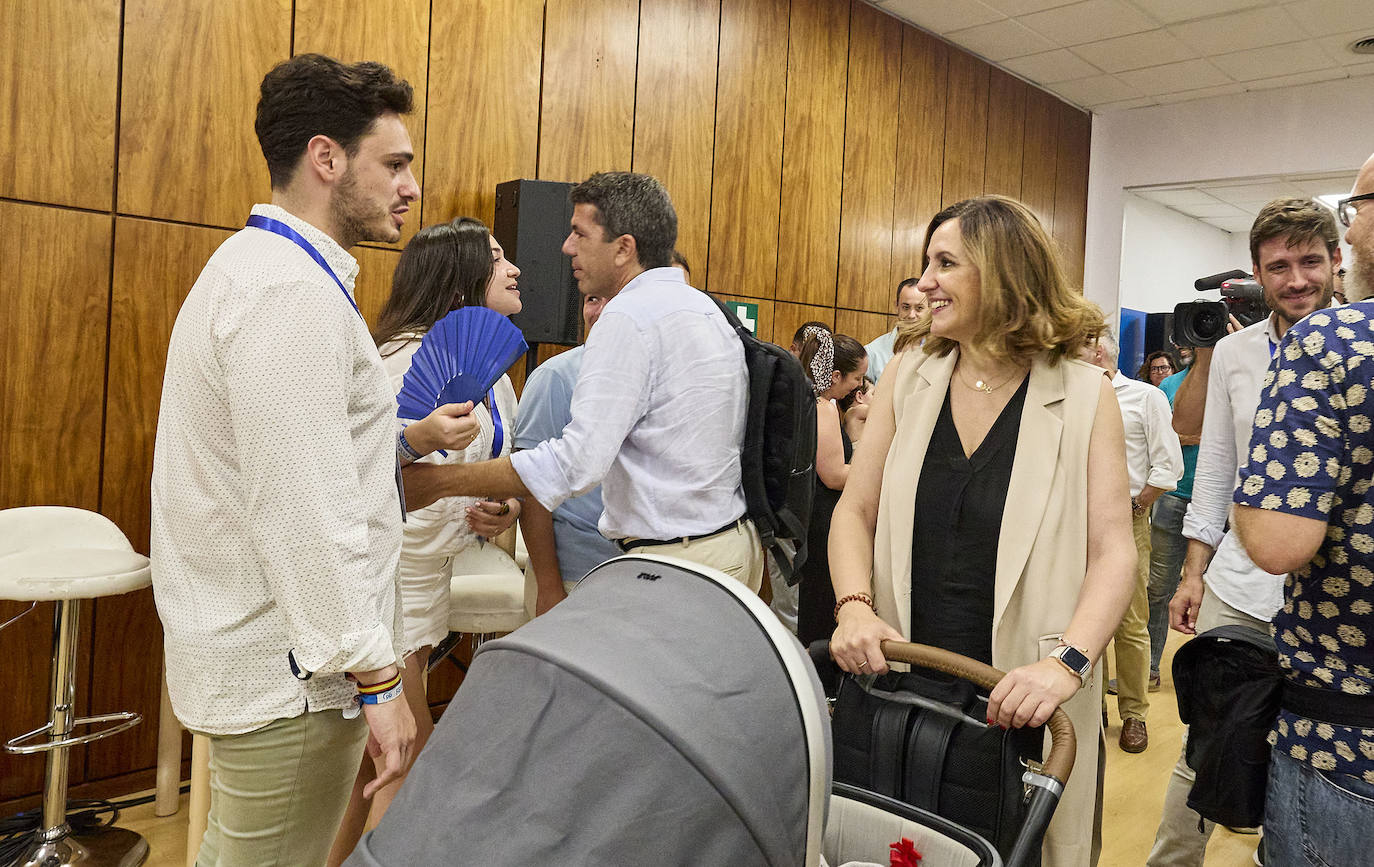 Llegada del presidente de la Generalitat, Carlos Mazón, y la alcaldesa de Valencia, María José Catalá, a la sede del PP este domingo