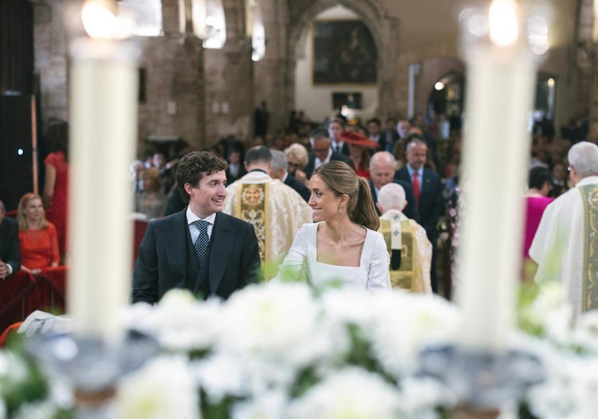 Fran Camps y Ana Láinez, el día de su boda en San Juan del Hospital.